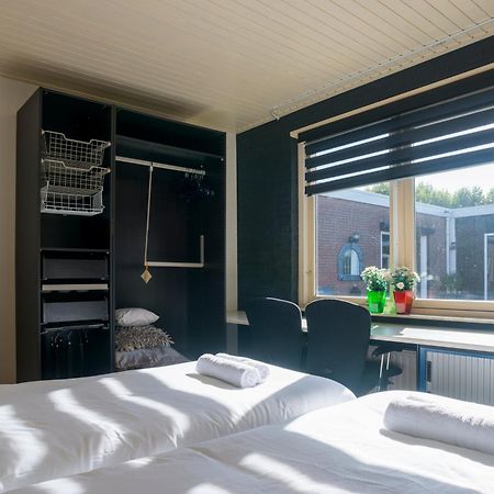 Xxl House With Free Parking & 3 Bedrooms 提耳堡 外观 照片