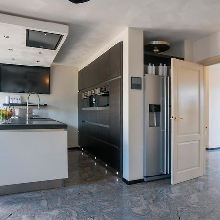 Xxl House With Free Parking & 3 Bedrooms 提耳堡 外观 照片