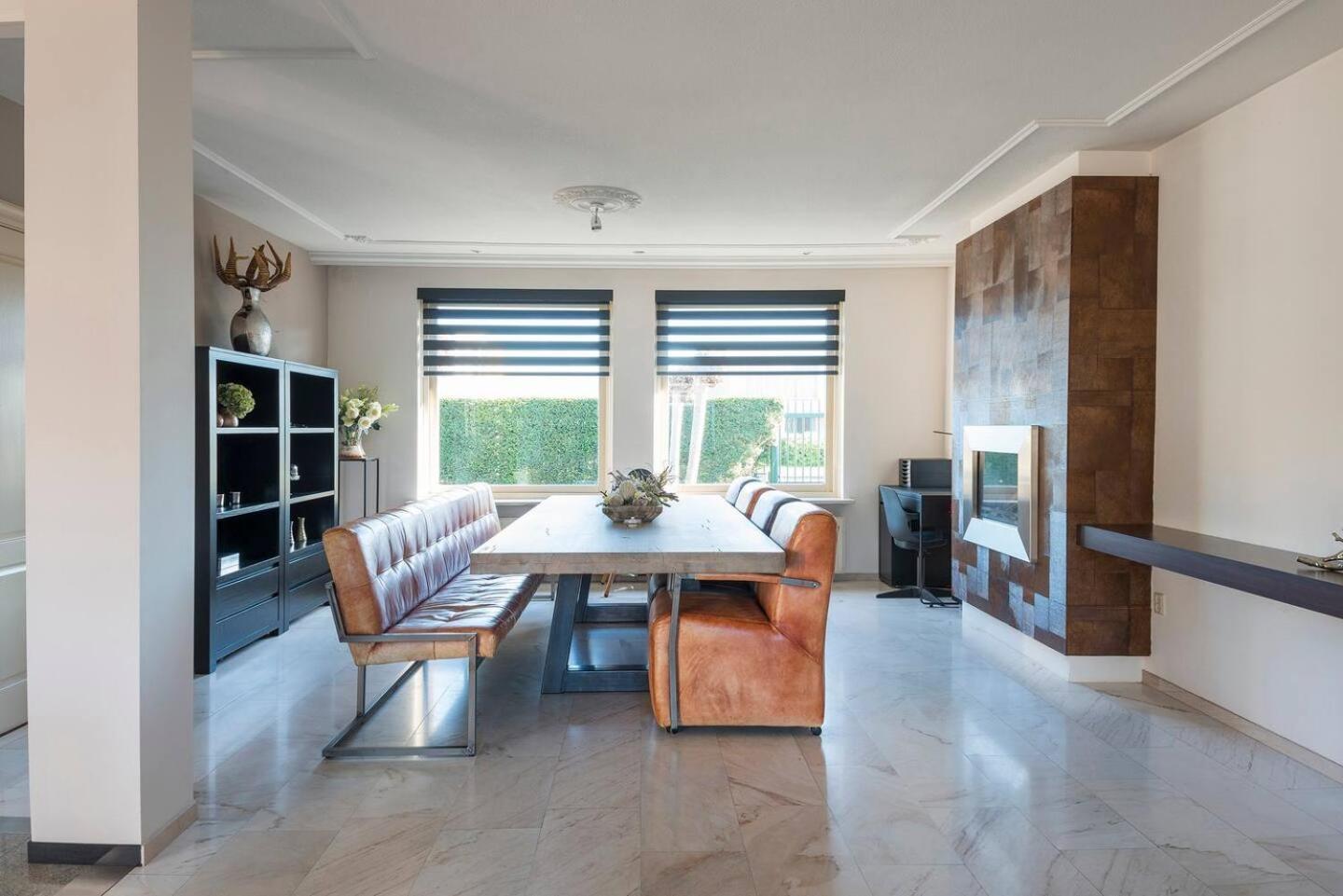 Xxl House With Free Parking & 3 Bedrooms 提耳堡 外观 照片