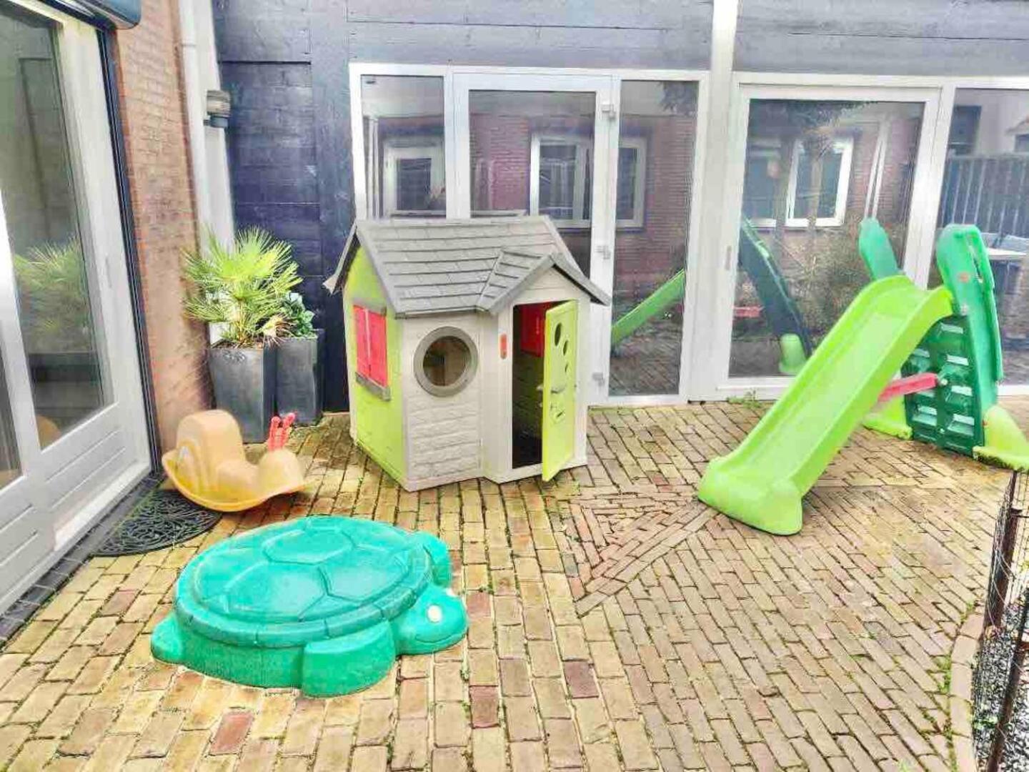 Xxl House With Free Parking & 3 Bedrooms 提耳堡 外观 照片