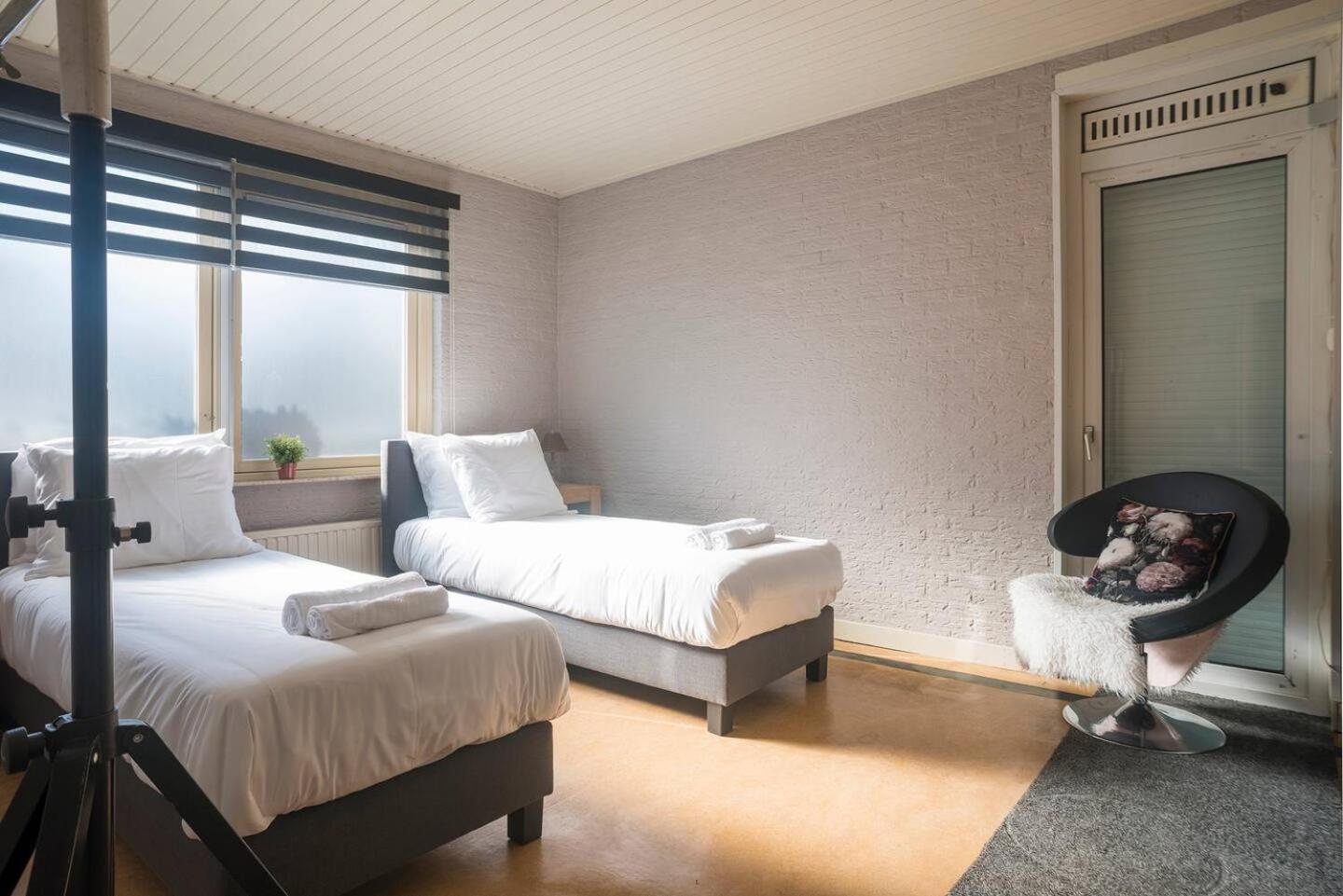 Xxl House With Free Parking & 3 Bedrooms 提耳堡 外观 照片