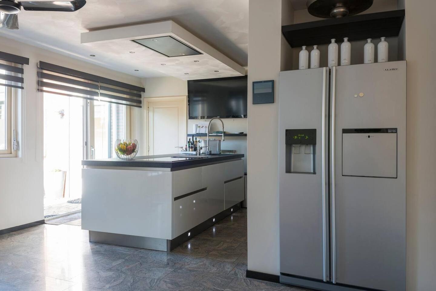 Xxl House With Free Parking & 3 Bedrooms 提耳堡 外观 照片