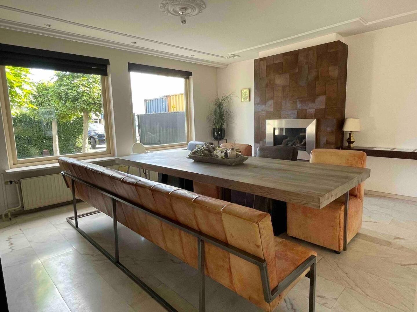 Xxl House With Free Parking & 3 Bedrooms 提耳堡 外观 照片