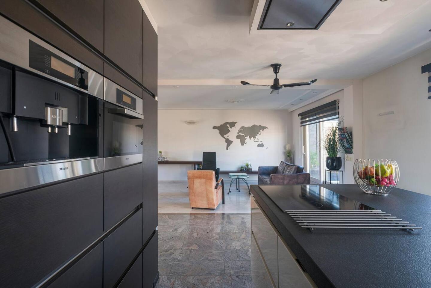 Xxl House With Free Parking & 3 Bedrooms 提耳堡 外观 照片