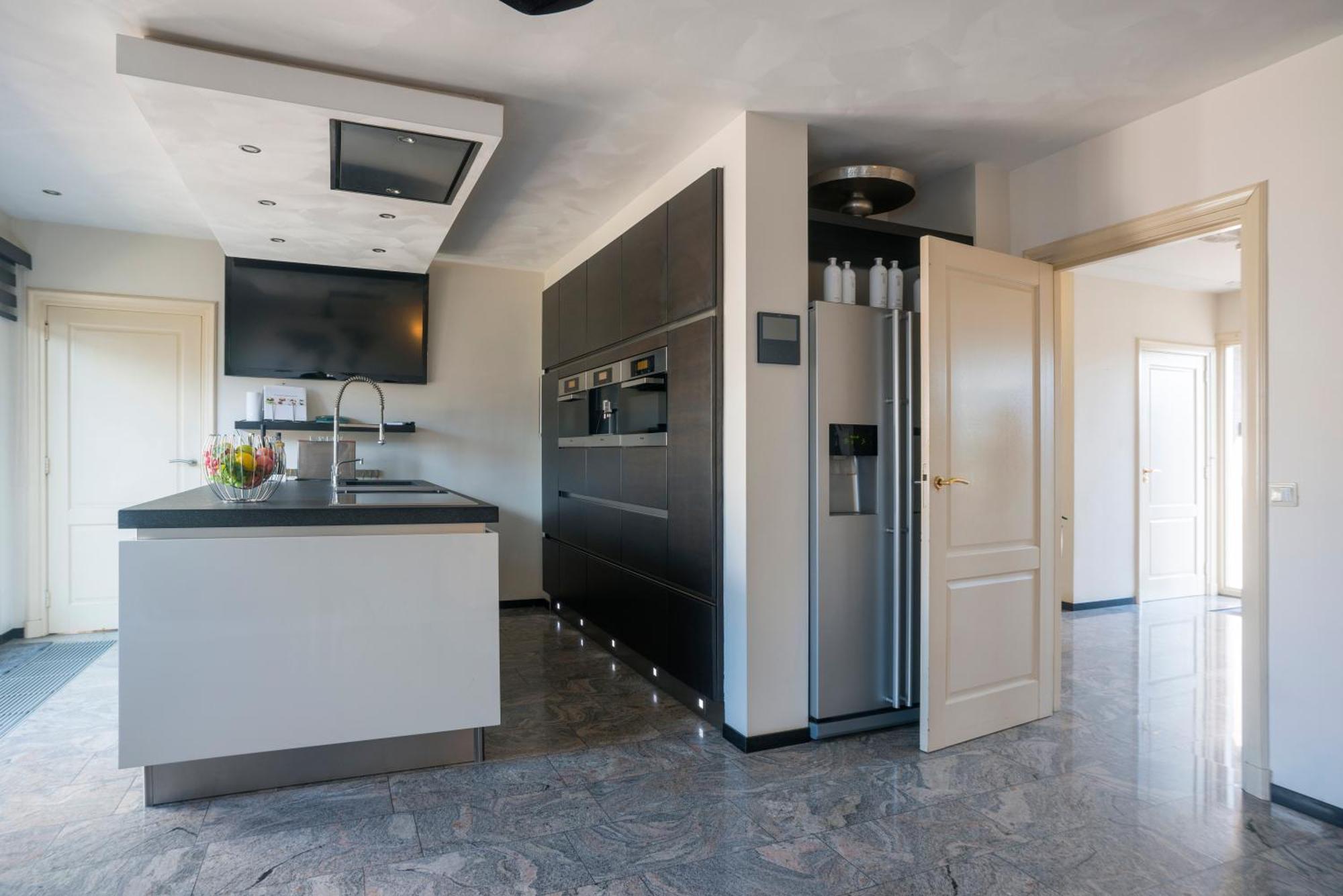 Xxl House With Free Parking & 3 Bedrooms 提耳堡 外观 照片